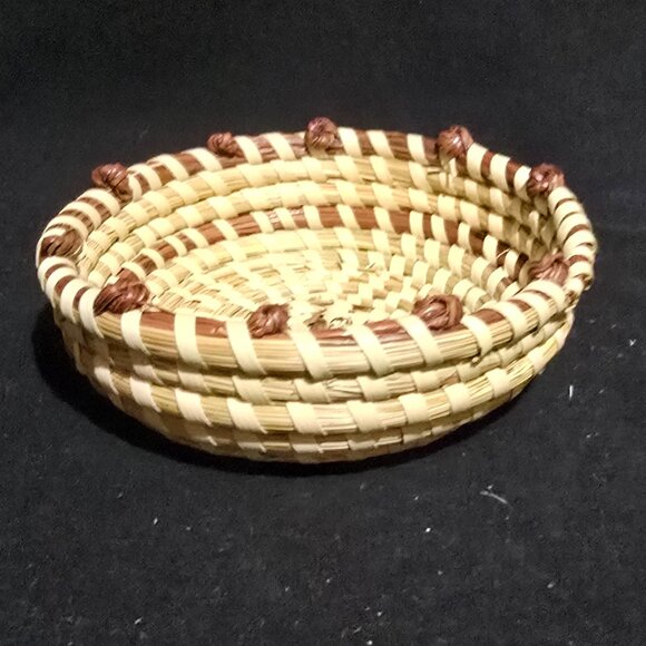 Signed Charleston SC Sweetgrass Basket - Nancy White - 6"W x 2"H - Picture 3 of 5
